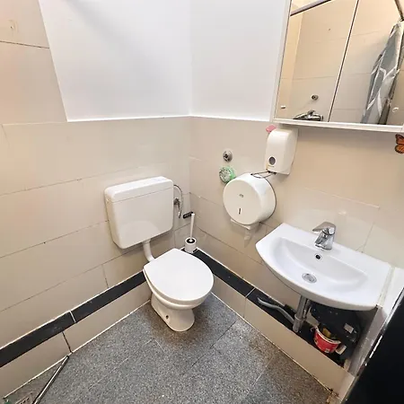 Mk 1 - Kostenlose Parkplaetze - In 5 Minuten In Der Stadt - Bis Zu 7 Personen Apartament *